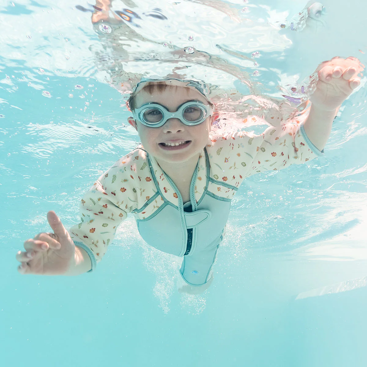 Little Acorns Shorty Wetsuit - Image 6